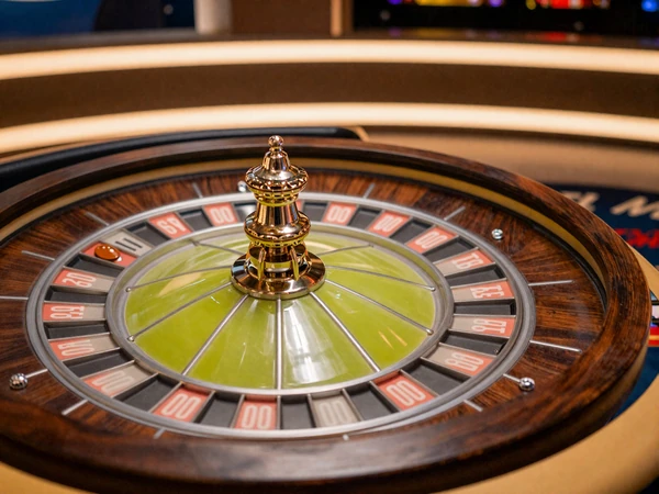 Live-Dealer-Roulette-Tisch aus der N&auml;he - Live Casino online bei Golazzo